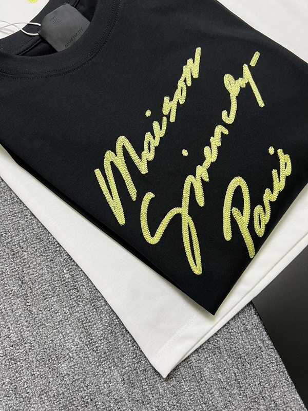 ブランドTシャツ側面デザイン